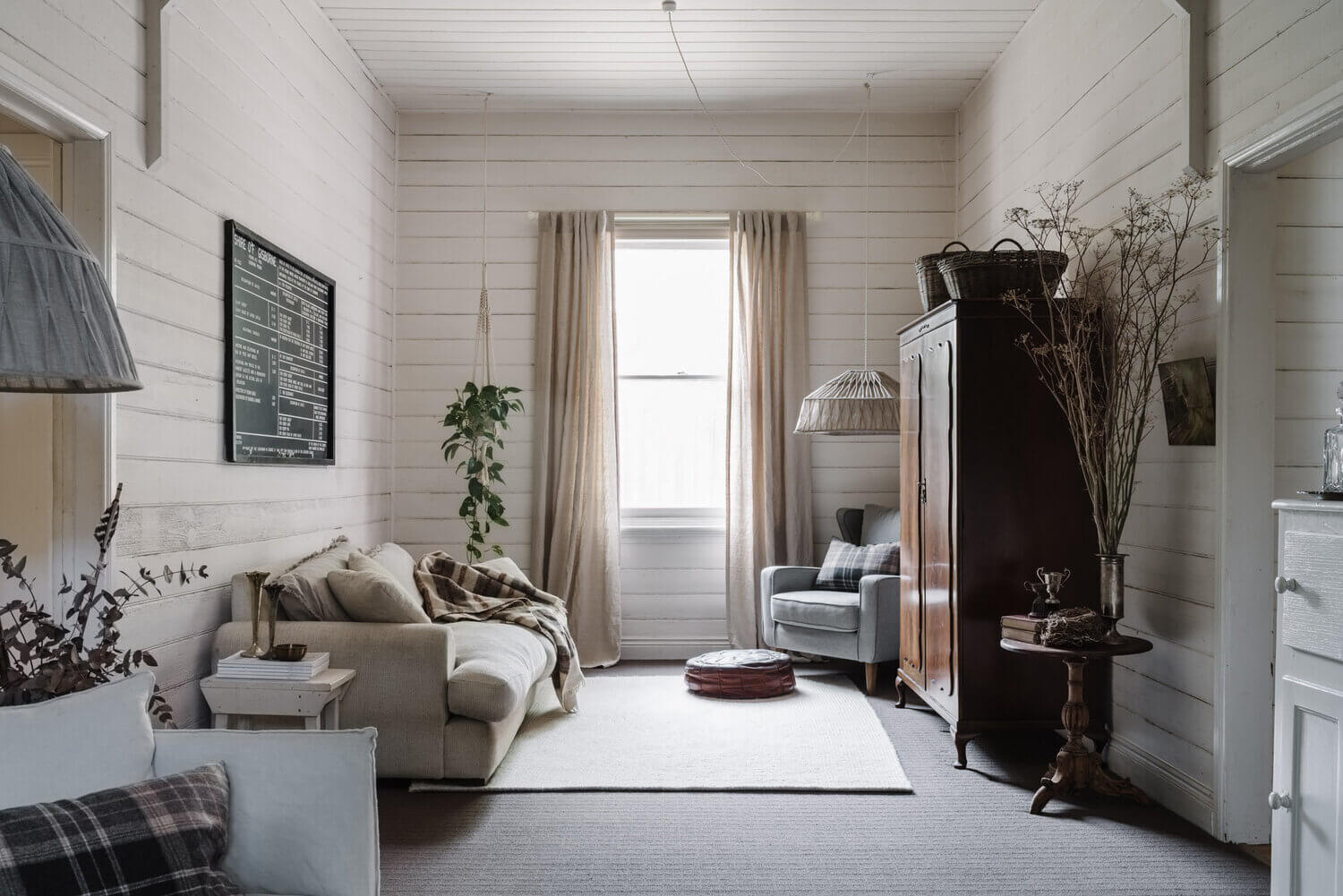The White Vintage Weatherboard Cottage of an Interior Photographer 3 white vintage weatherboard cottage australia nordroom6 The White Vintage Weatherboard Cottage of an Interior Photographer