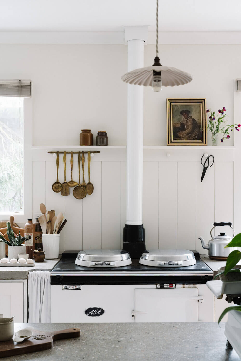 The White Vintage Weatherboard Cottage of an Interior Photographer 9 white vintage weatherboard cottage australia nordroom8 The White Vintage Weatherboard Cottage of an Interior Photographer