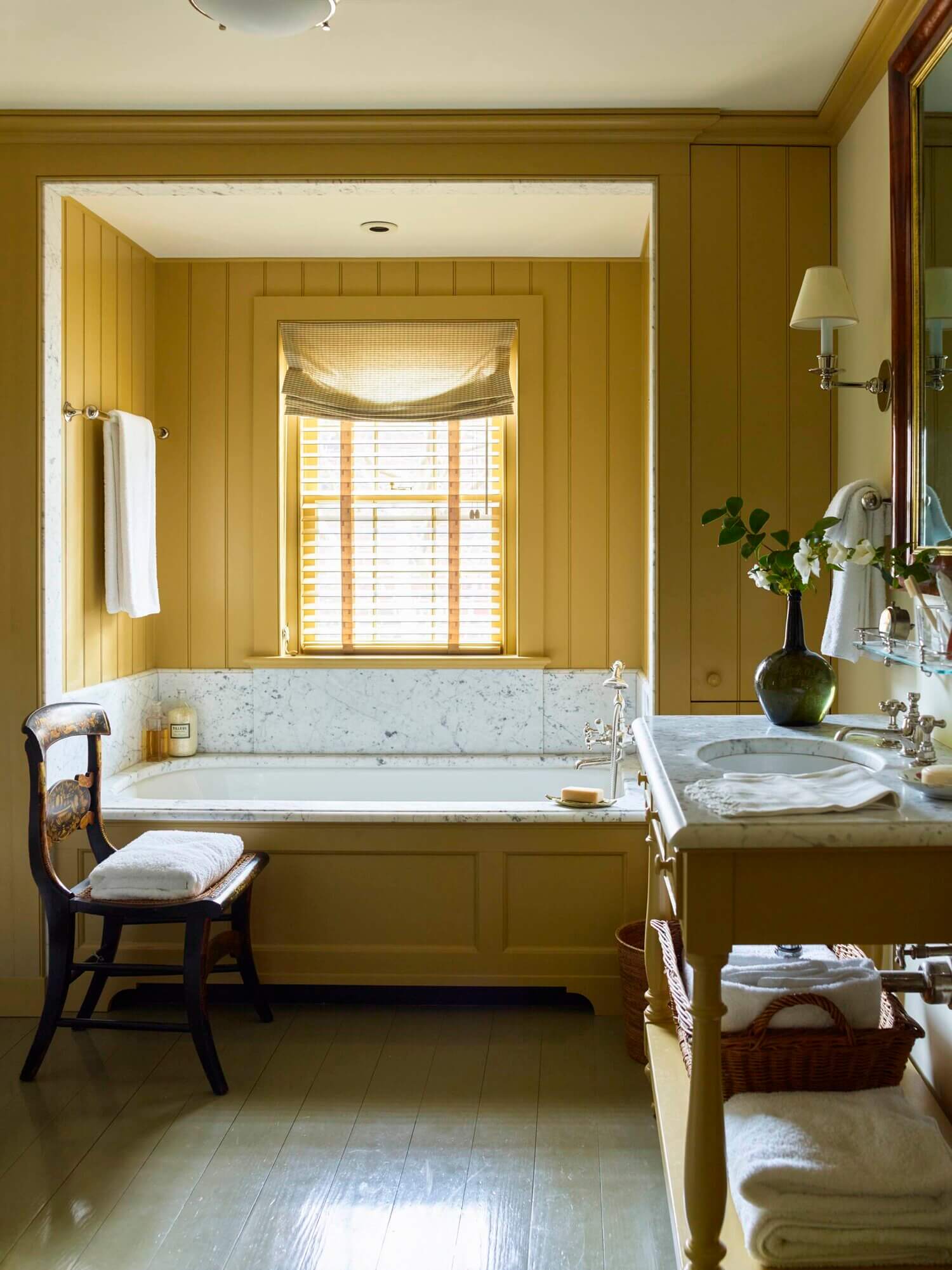 A Beautiful 19th-Century Carriage House Restoration in Charleston 13 19th century carriage house restoration charleston nordroom12 A Beautiful 19th-Century Carriage House Restoration in Charleston