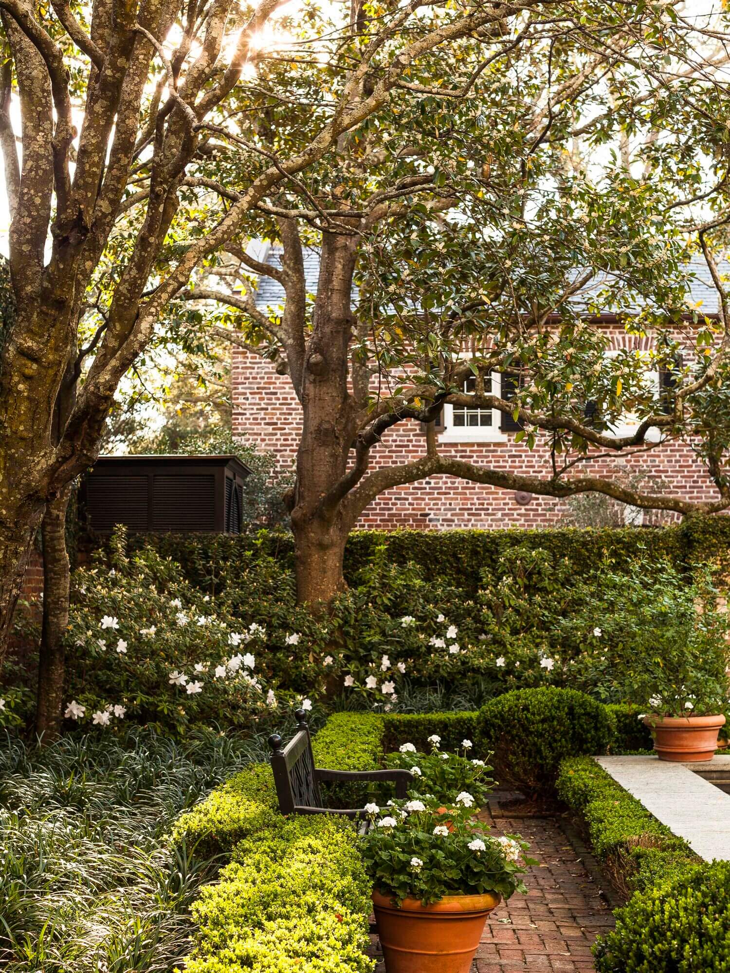A Beautiful 19th-Century Carriage House Restoration in Charleston 26 19th century carriage house restoration charleston nordroom25 A Beautiful 19th-Century Carriage House Restoration in Charleston