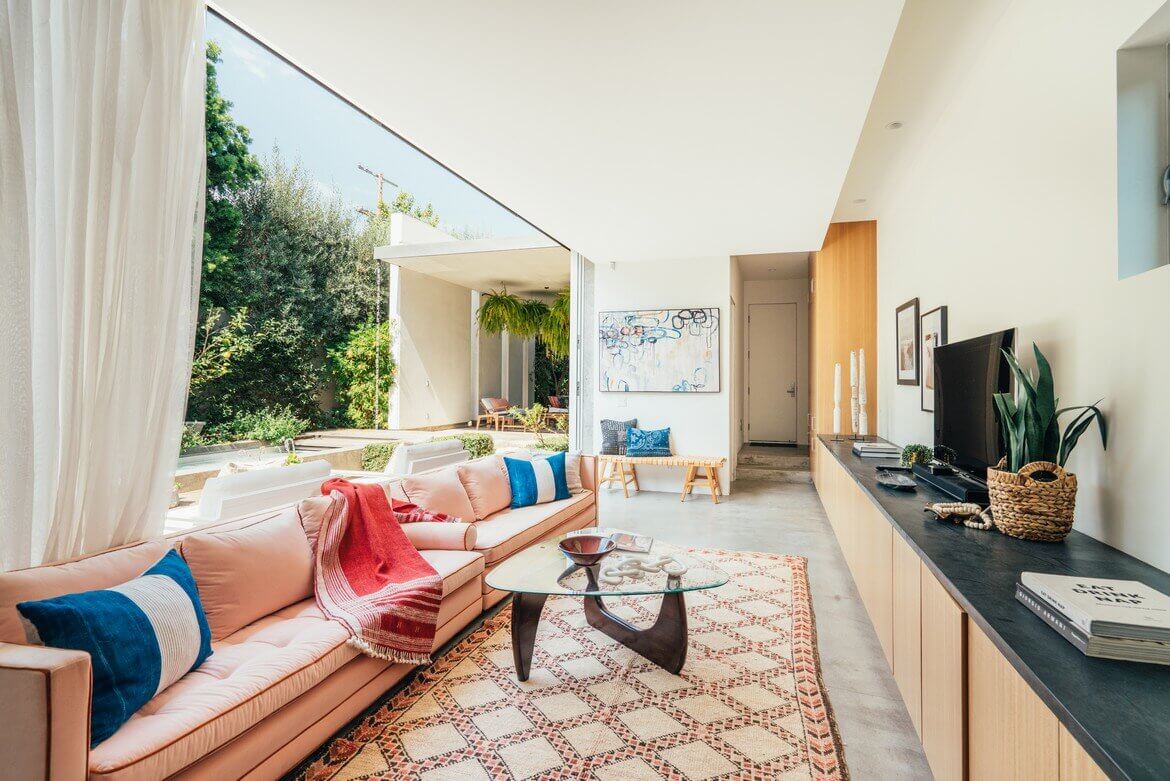 Emilia Clarke's Modern Architectural Home in Venice Is For Sale 13 EmiliaClarkesModernArchitecturalHomeinVeniceIsForSale TheNordroom12 Emilia Clarke's Modern Architectural Home in Venice Is For Sale