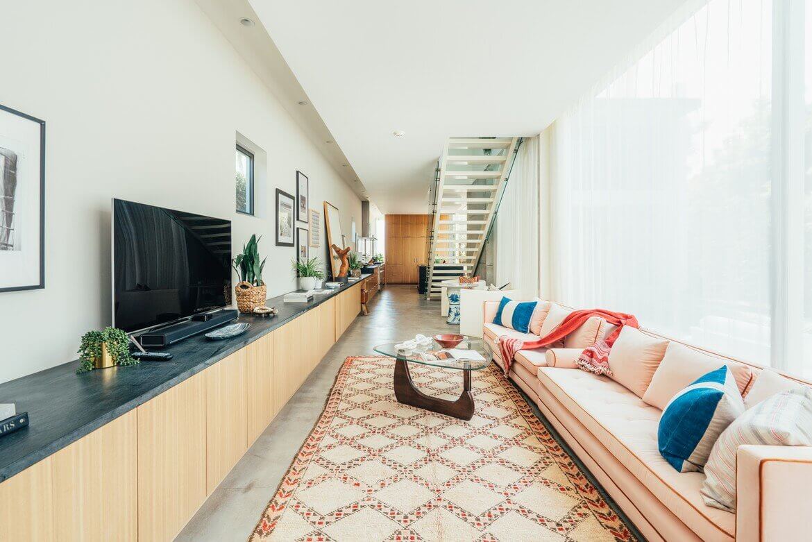 Emilia Clarke's Modern Architectural Home in Venice Is For Sale 14 EmiliaClarkesModernArchitecturalHomeinVeniceIsForSale TheNordroom13 Emilia Clarke's Modern Architectural Home in Venice Is For Sale