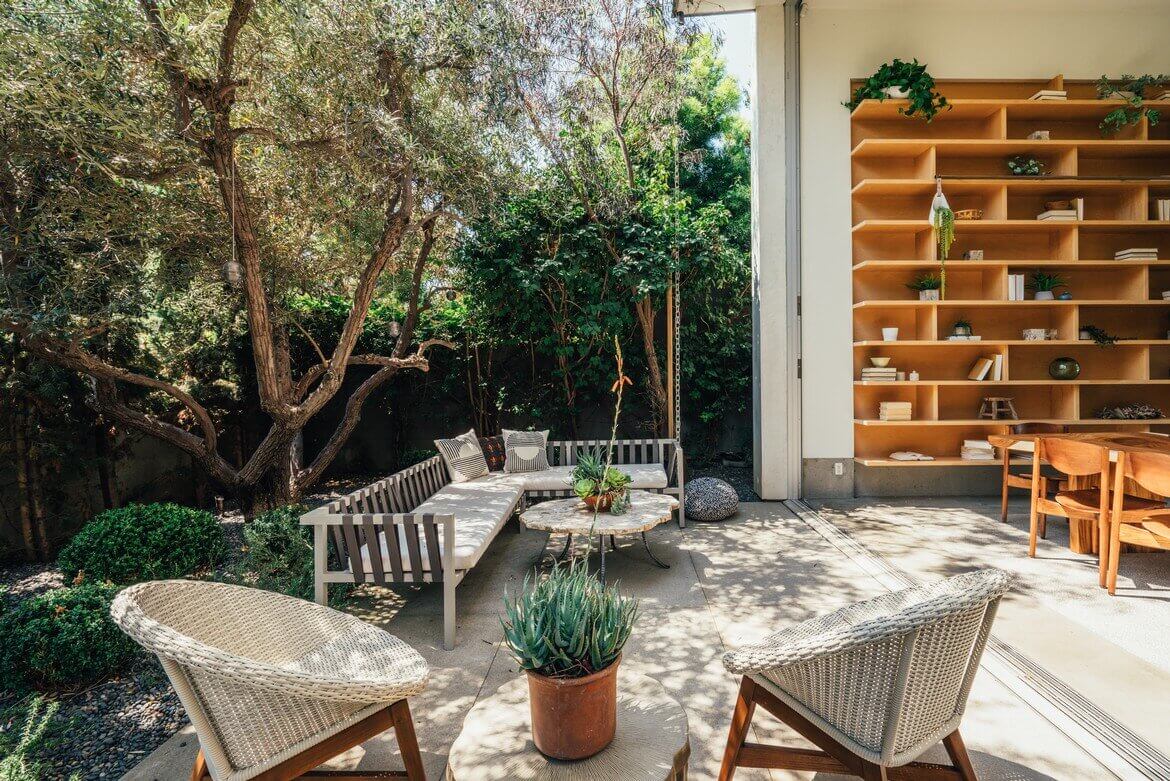 Emilia Clarke's Modern Architectural Home in Venice Is For Sale 27 EmiliaClarkesModernArchitecturalHomeinVeniceIsForSale TheNordroom26 Emilia Clarke's Modern Architectural Home in Venice Is For Sale