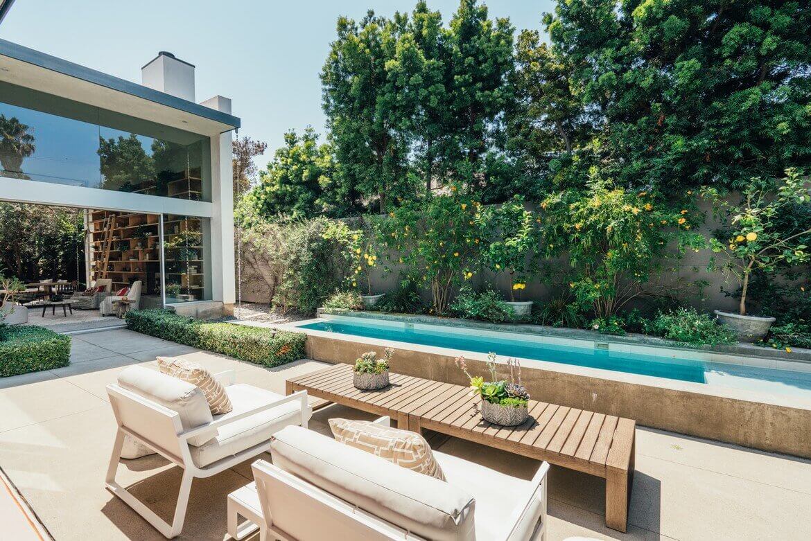 Emilia Clarke's Modern Architectural Home in Venice Is For Sale 29 EmiliaClarkesModernArchitecturalHomeinVeniceIsForSale TheNordroom28 Emilia Clarke's Modern Architectural Home in Venice Is For Sale