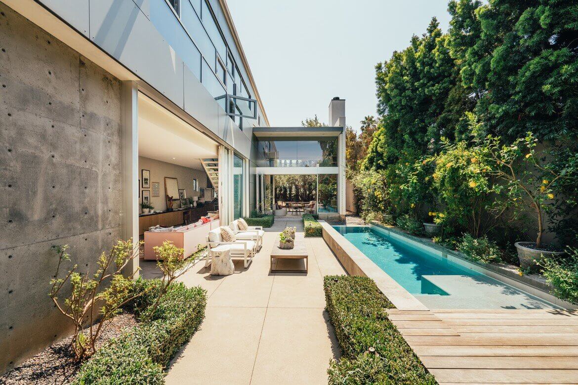 Emilia Clarke's Modern Architectural Home in Venice Is For Sale 33 EmiliaClarkesModernArchitecturalHomeinVeniceIsForSale TheNordroom32 Emilia Clarke's Modern Architectural Home in Venice Is For Sale