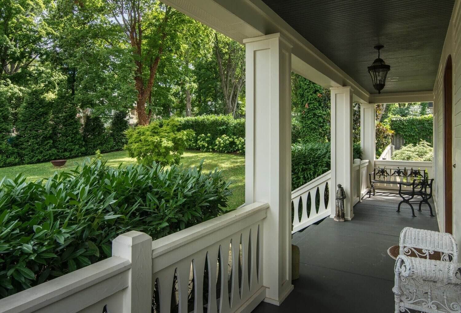 Louisa Pierce's Vintage Eclectic Nashville Home 40 louisa pierce vintage eclectic nashville home for sale nordroom40 Louisa Pierce's Vintage Eclectic Nashville Home