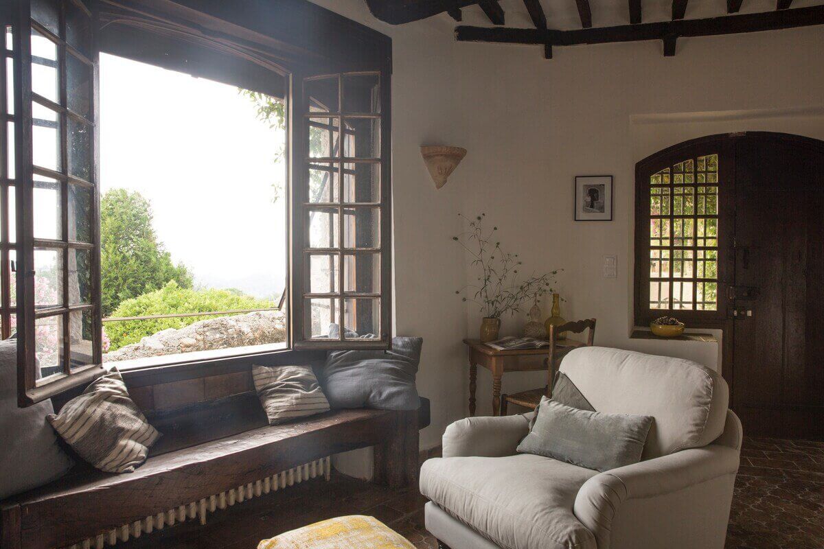 A Stunning Provence Airbnb in a Poet's 12th-Century Apartment 3 12th century provence airbnb apartment nordroom2 A Stunning Provence Airbnb in a Poet's 12th-Century Apartment