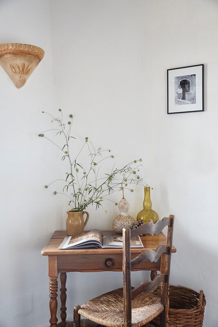 A Stunning Provence Airbnb in a Poet's 12th-Century Apartment 6 12th century provence airbnb apartment nordroom5 A Stunning Provence Airbnb in a Poet's 12th-Century Apartment