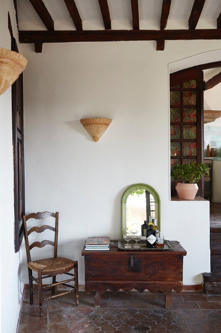 A Stunning Provence Airbnb in a Poet's 12th-Century Apartment 7 12th century provence airbnb apartment nordroom6 A Stunning Provence Airbnb in a Poet's 12th-Century Apartment
