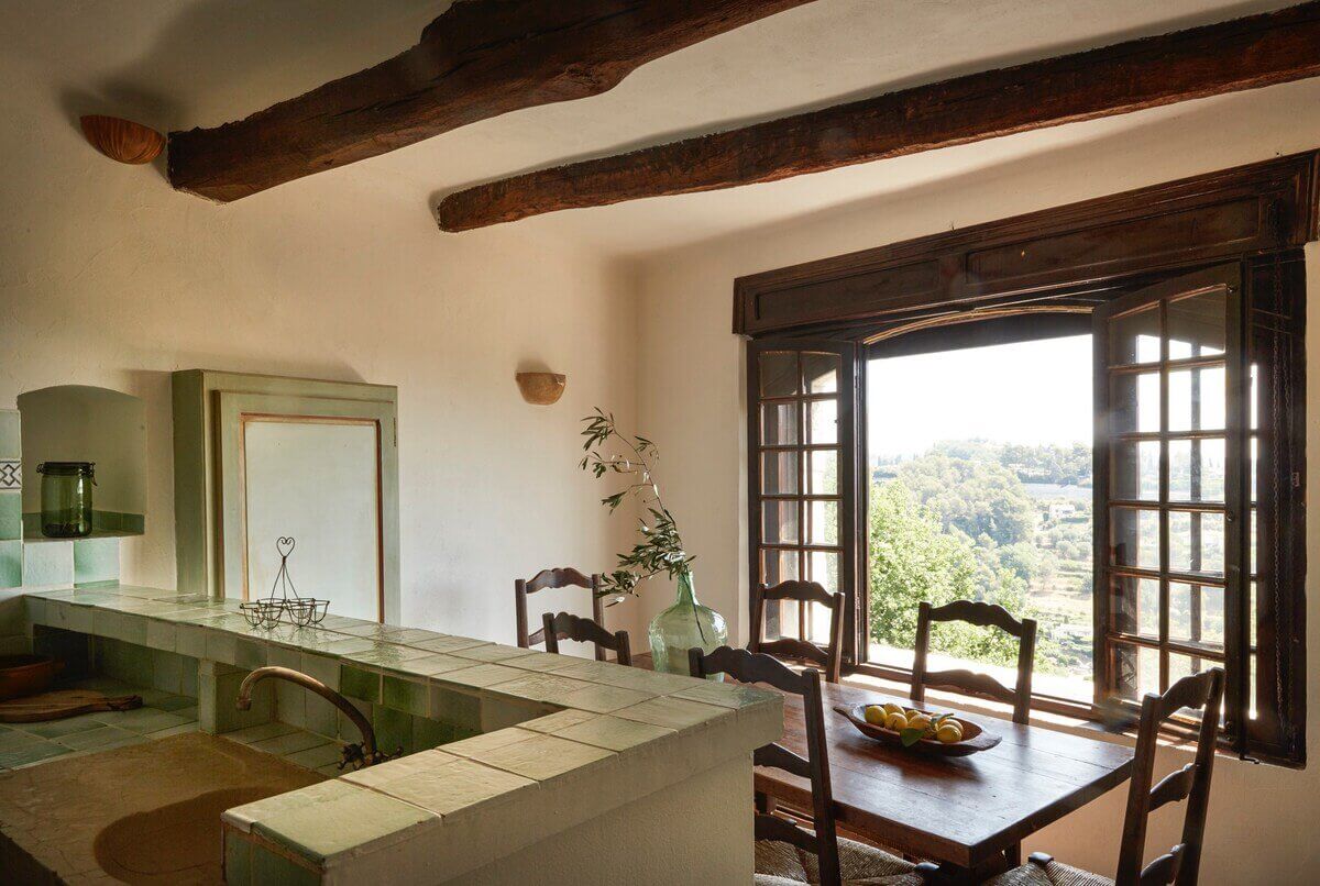 A Stunning Provence Airbnb in a Poet's 12th-Century Apartment 10 12th century provence airbnb apartment nordroom9 A Stunning Provence Airbnb in a Poet's 12th-Century Apartment