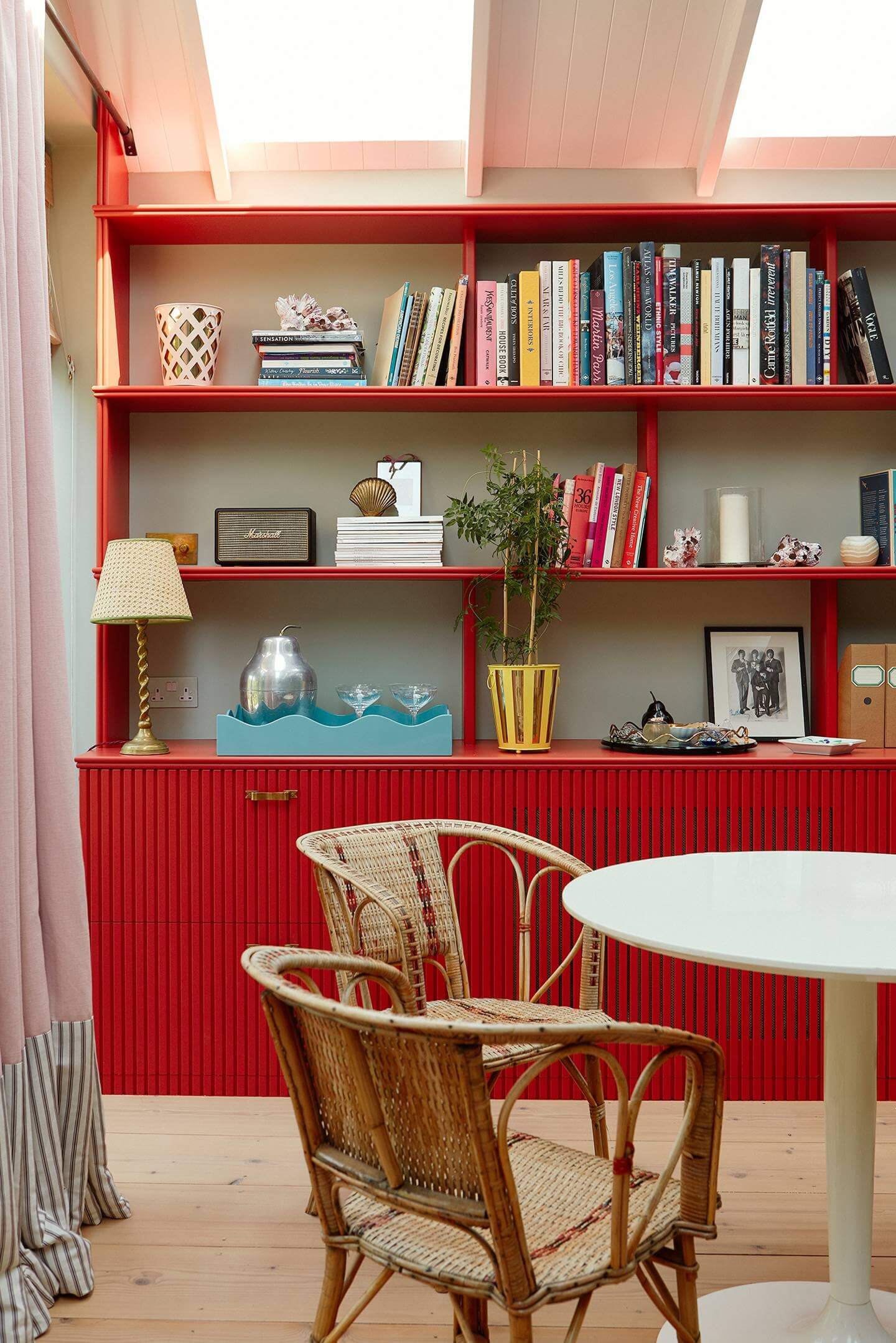 The Colorful Eclectic London Home of Designer Matilda Goad 11 colorful eclectic london home matilda goad nordroom11 The Colorful Eclectic London Home of Designer Matilda Goad