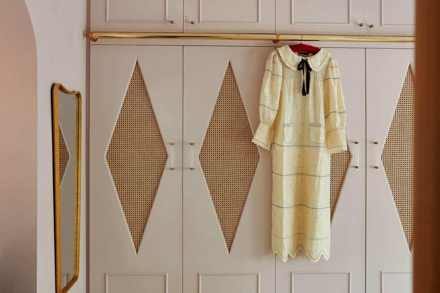 The Colorful Eclectic London Home of Designer Matilda Goad 20 colorful eclectic london home matilda goad nordroom20 The Colorful Eclectic London Home of Designer Matilda Goad
