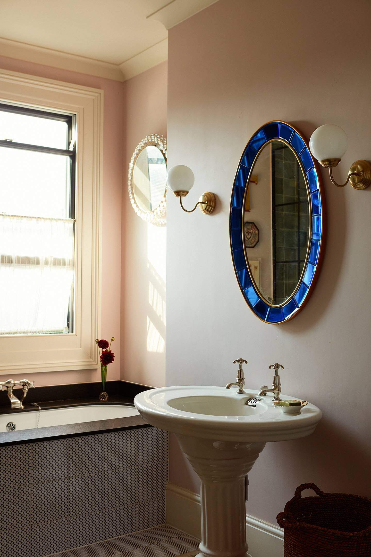 The Colorful Eclectic London Home of Designer Matilda Goad 22 colorful eclectic london home matilda goad nordroom22 The Colorful Eclectic London Home of Designer Matilda Goad