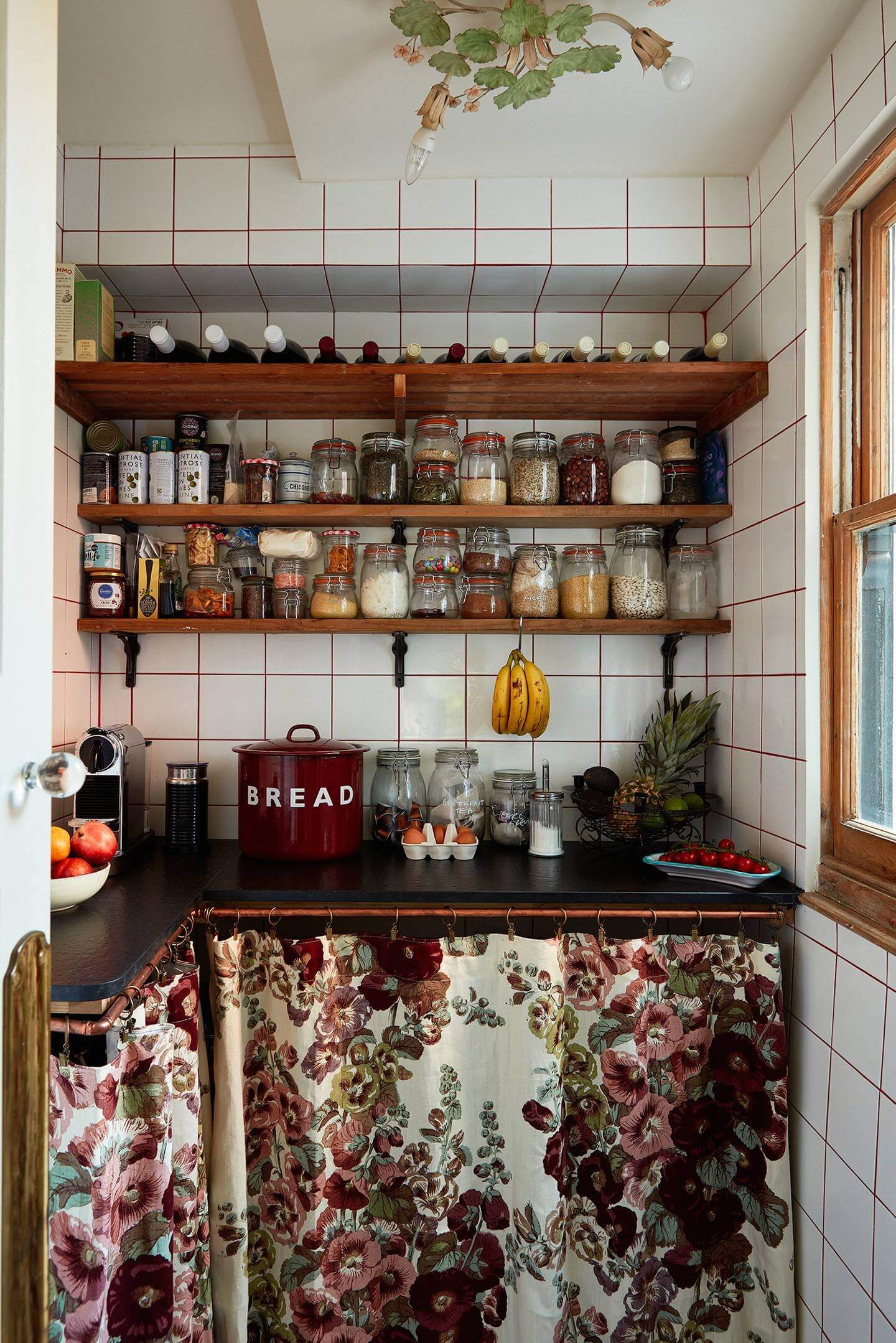 The Colorful Eclectic London Home of Designer Matilda Goad 8 colorful eclectic london home matilda goad nordroom7 The Colorful Eclectic London Home of Designer Matilda Goad