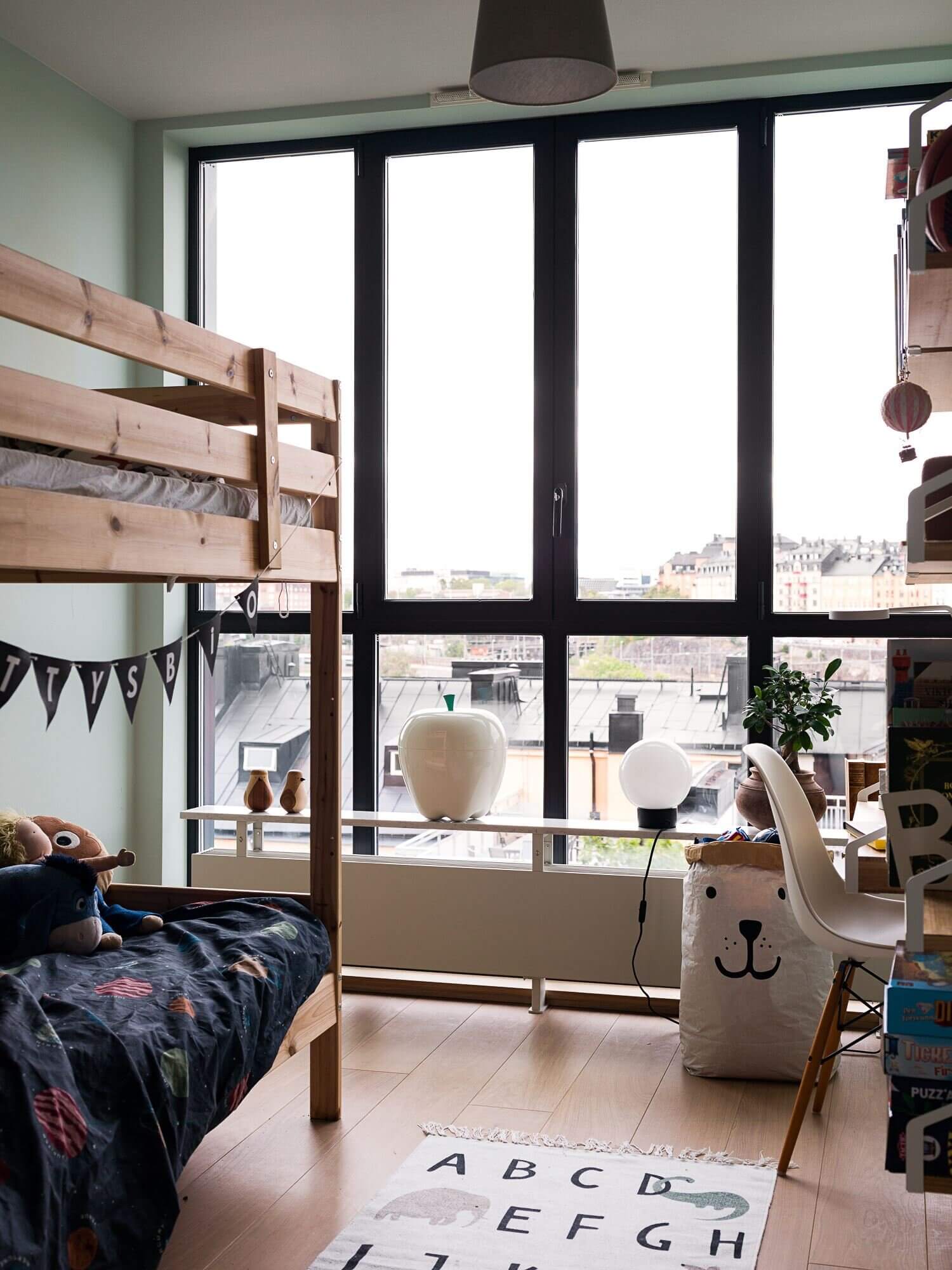 A Light Book-Filled Apartment With A Deep Blue Bedroom 14 light book filled apartment blue bedroom nordroom13 A Light Book-Filled Apartment With A Deep Blue Bedroom