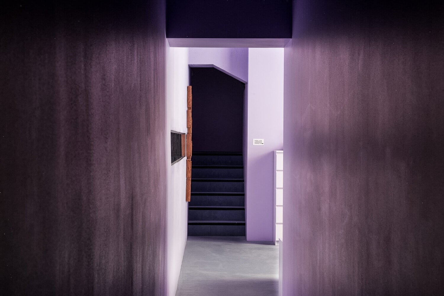 Lost House: A Dramatic Architectural Home Designed by Sir David Adjaye 12 lost house david adjaye nordroom11 Lost House: A Dramatic Architectural Home Designed by Sir David Adjaye