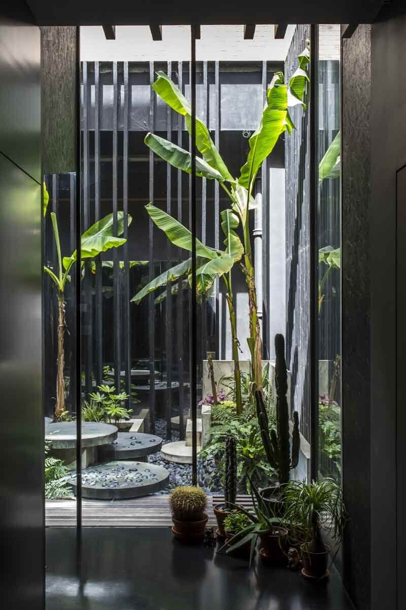 Lost House: A Dramatic Architectural Home Designed by Sir David Adjaye 8 lost house david adjaye nordroom7 Lost House: A Dramatic Architectural Home Designed by Sir David Adjaye