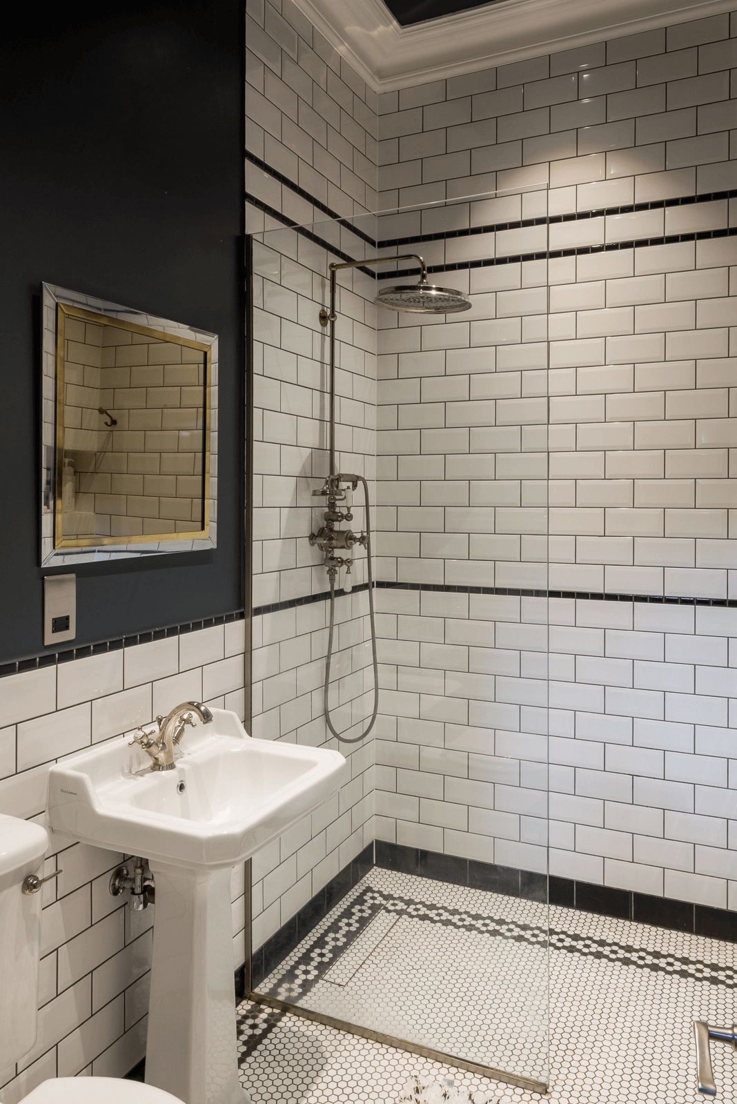 A Warm Luxurious London Apartment in Natural Color Tones 17 luxurious london apartment natural colors nordroom16 A Warm Luxurious London Apartment in Natural Color Tones