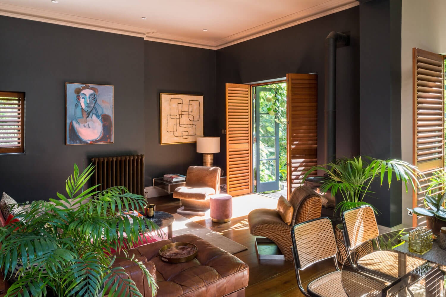 A Warm Luxurious London Apartment in Natural Color Tones 6 luxurious london apartment natural colors nordroom3 A Warm Luxurious London Apartment in Natural Color Tones