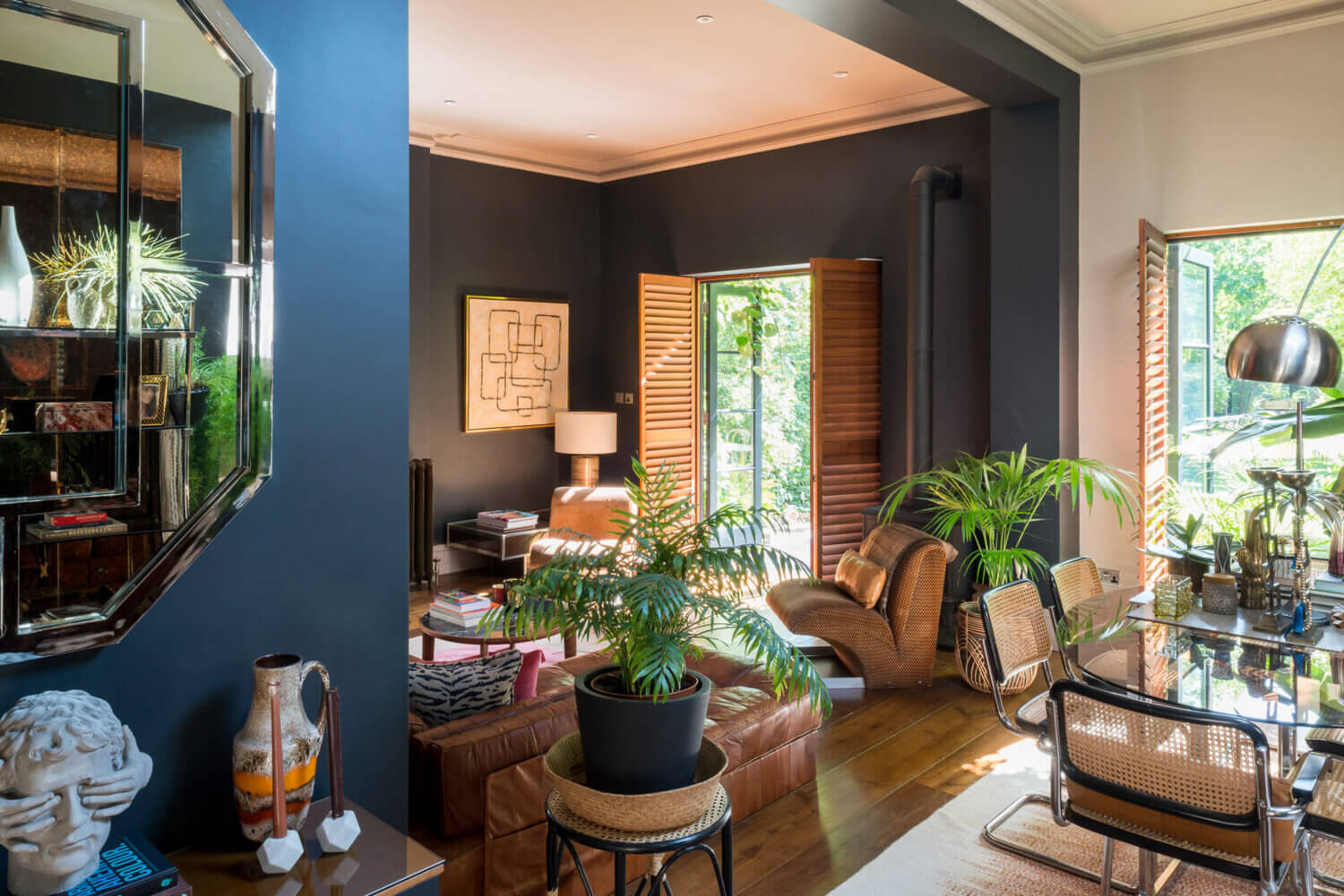 A Warm Luxurious London Apartment in Natural Color Tones 7 luxurious london apartment natural colors nordroom6 A Warm Luxurious London Apartment in Natural Color Tones