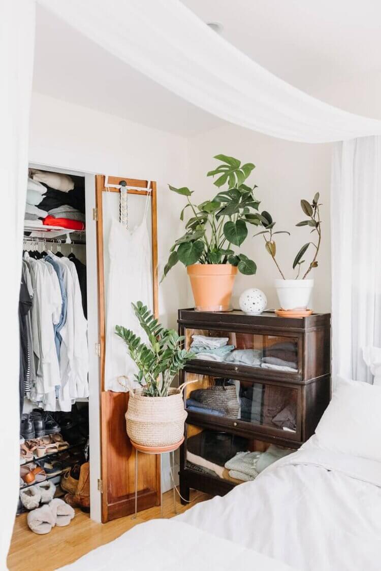 A Cozy Plant-Filled Home in Philadelphia 15 plant filled home philadelphia nordroom14 A Cozy Plant-Filled Home in Philadelphia