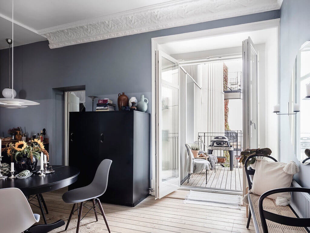 A Dark Green Painted Ceiling In An Art-Filled Apartment 15 ADarkGreenPaintedCeilinginanArt FilledApartment TheNordroom14 A Dark Green Painted Ceiling In An Art-Filled Apartment