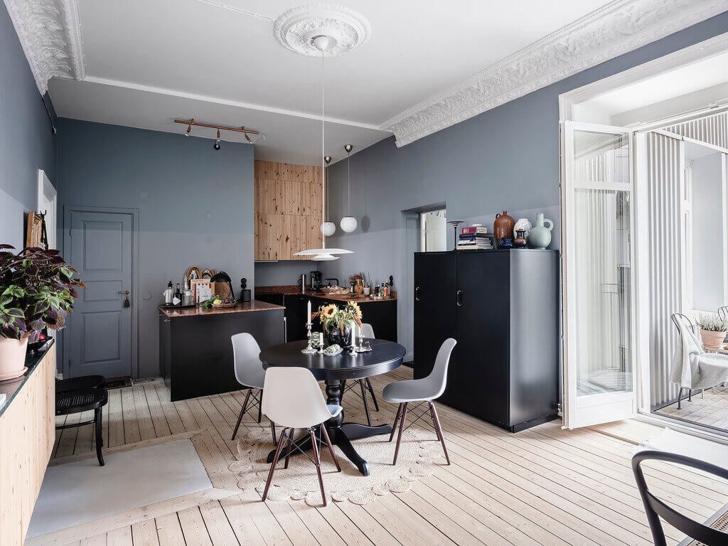 A Dark Green Painted Ceiling In An Art-Filled Apartment 17 ADarkGreenPaintedCeilinginanArt FilledApartment TheNordroom16 A Dark Green Painted Ceiling In An Art-Filled Apartment