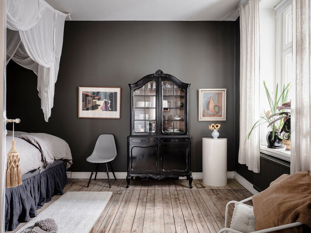 A Dark Green Painted Ceiling In An Art-Filled Apartment 18 ADarkGreenPaintedCeilinginanArt FilledApartment TheNordroom17 A Dark Green Painted Ceiling In An Art-Filled Apartment
