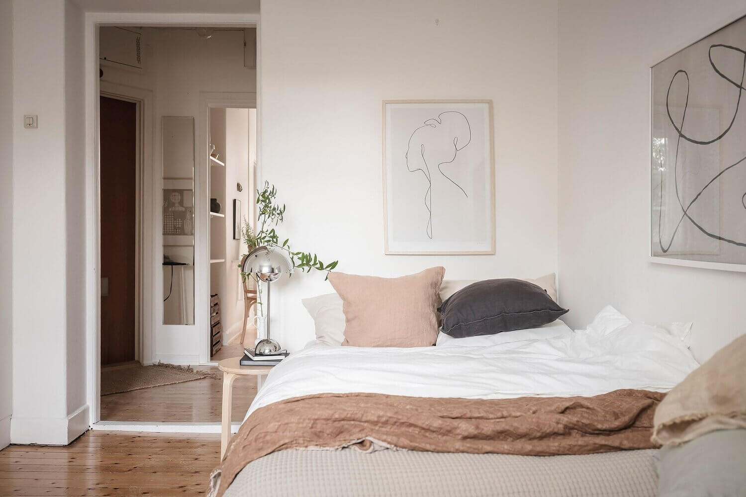 A Scandinavian Studio Apartment Decorated in Earthy Fall Colors 8 AScandinavianStudioApartmentDecoratedinEarthyFallColors TheNordroom9 A Scandinavian Studio Apartment Decorated in Earthy Fall Colors