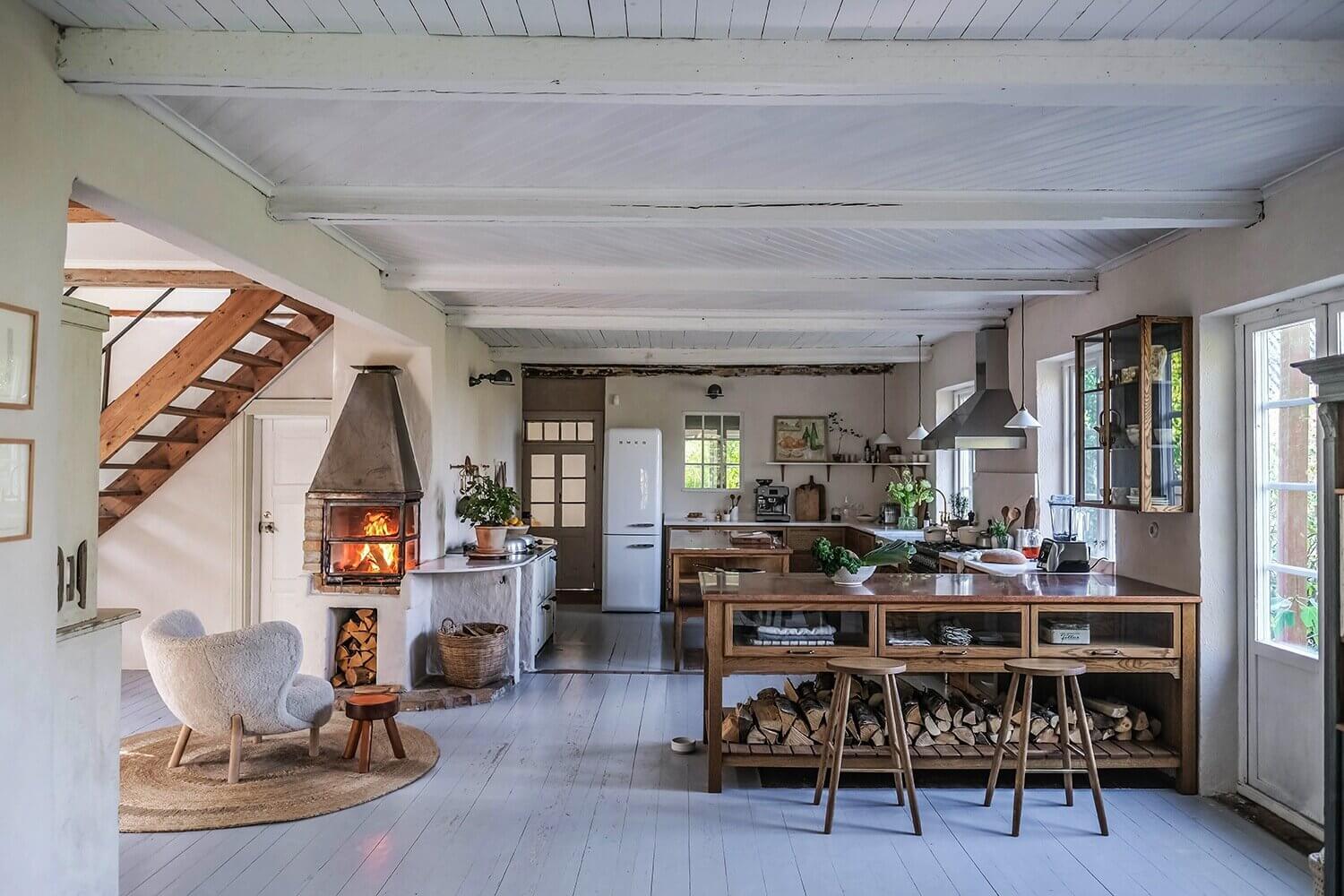 A DeVOL Haberdasher Kitchen In A Swedish Countryside Cottage 1 devol haberdasher kitchen nordroom A DeVOL Haberdasher Kitchen In A Swedish Countryside Cottage