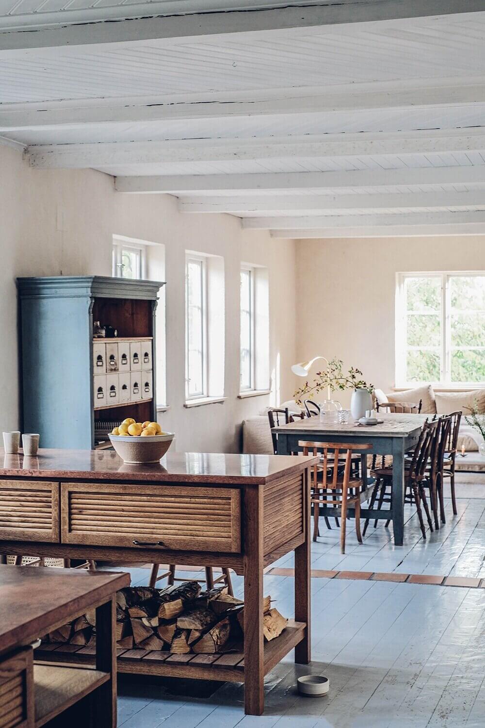 A DeVOL Haberdasher Kitchen In A Swedish Countryside Cottage 21 devol haberdasher kitchen nordroom20 A DeVOL Haberdasher Kitchen In A Swedish Countryside Cottage