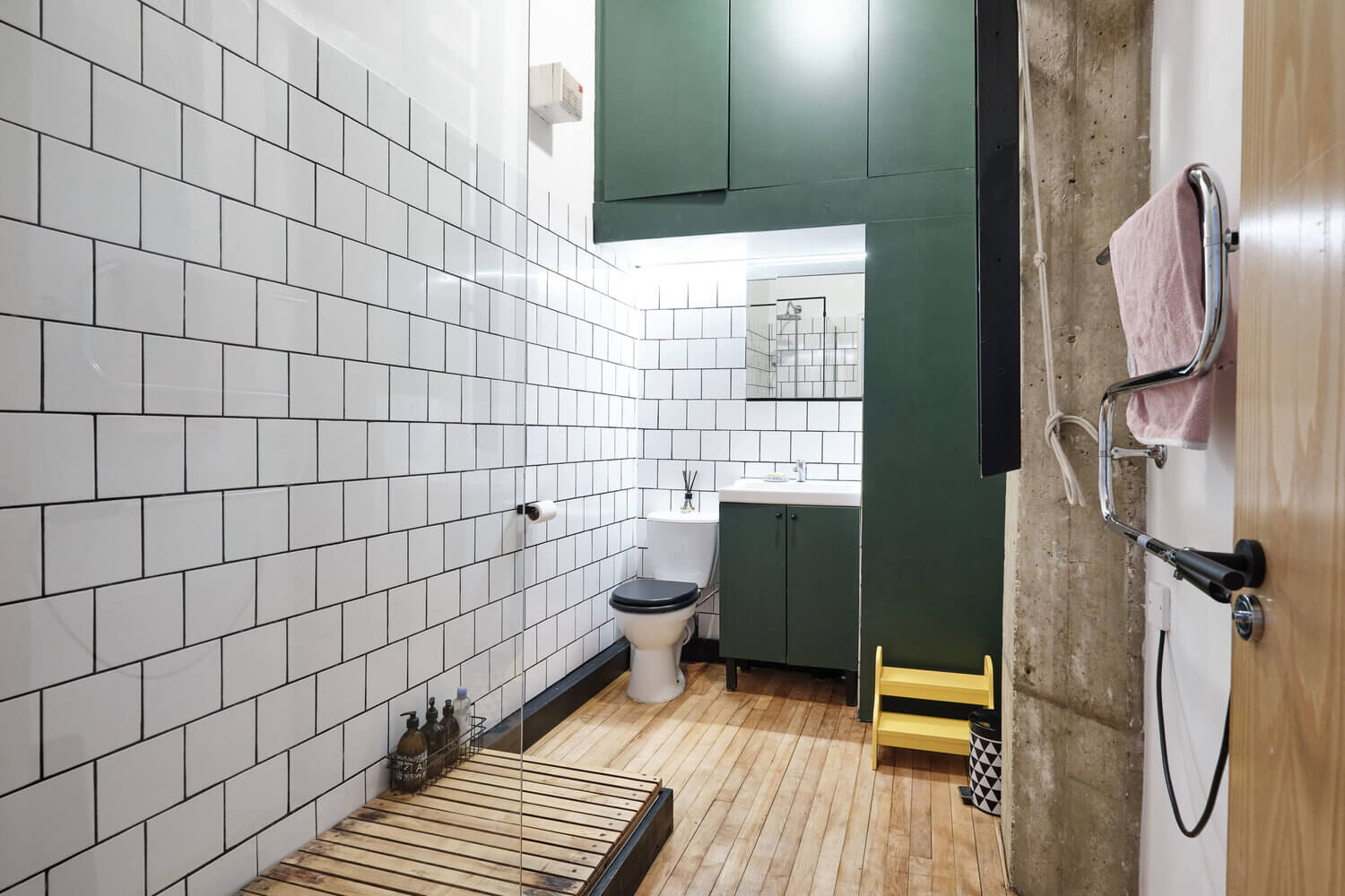 High Ceilings In An Industrial Warehouse Conversion in London 12 industrial warehouse conversion london nordroom12 High Ceilings In An Industrial Warehouse Conversion in London
