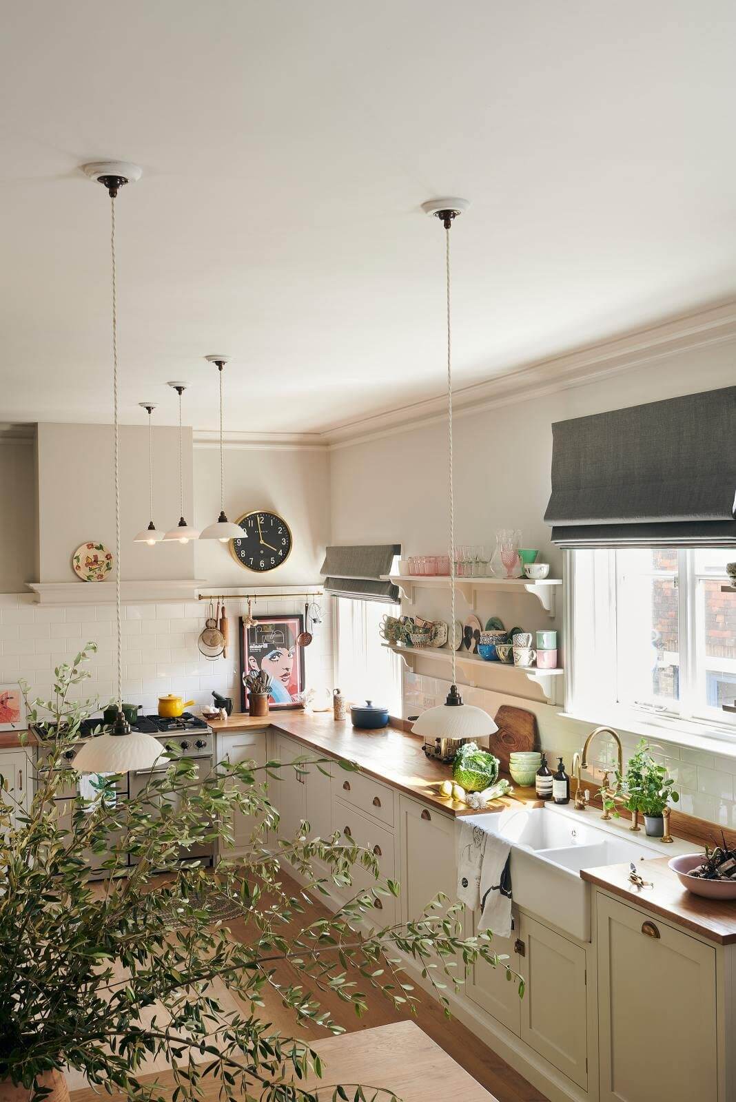 A Wonderful Dining Nook in Zoe Ball’s deVOL Kitchen