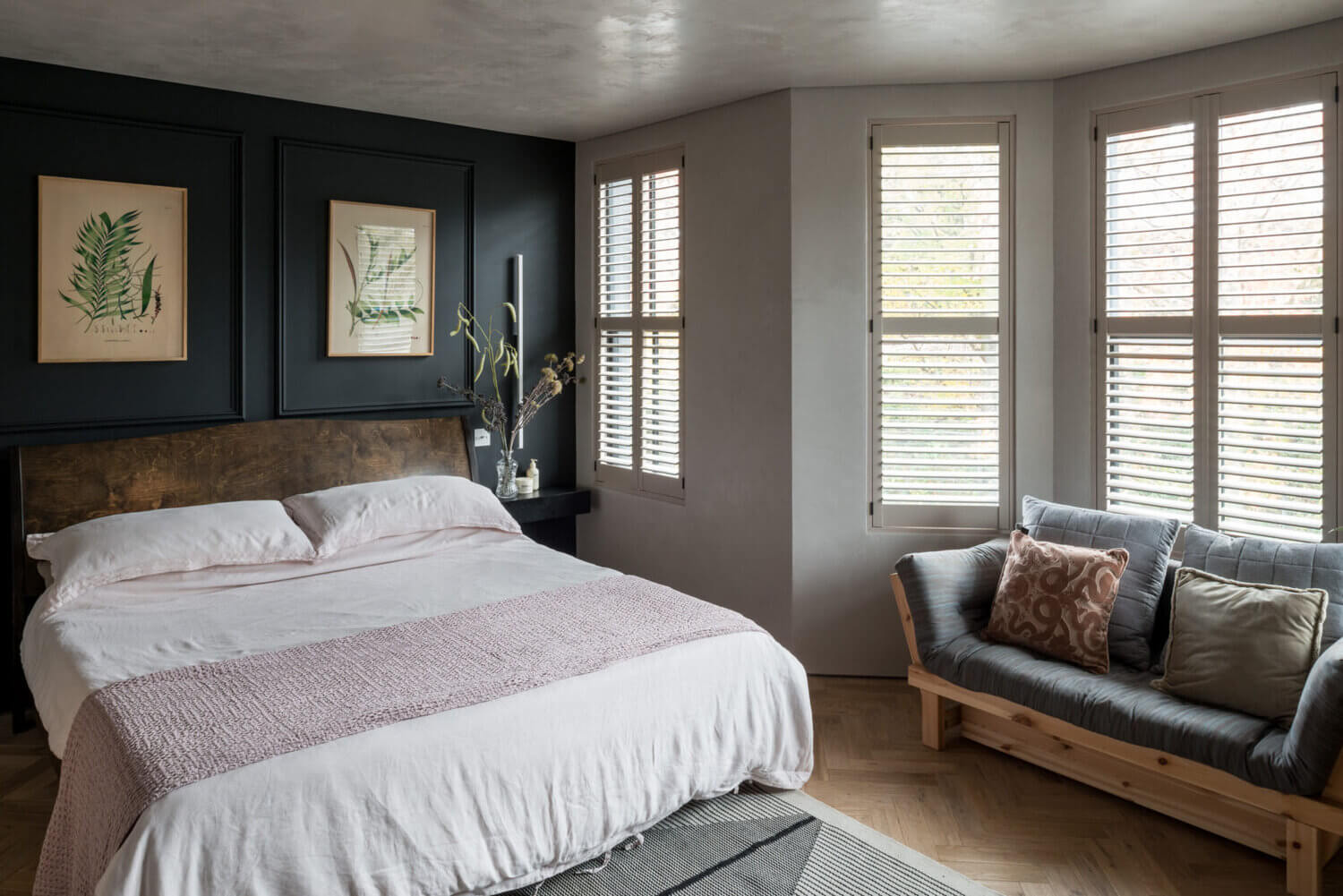 A Black Industrial Look With A Hint Of Pink In A London Townhouse 14 black industrial townhouse london nordroom13 A Black Industrial Look With A Hint Of Pink In A London Townhouse