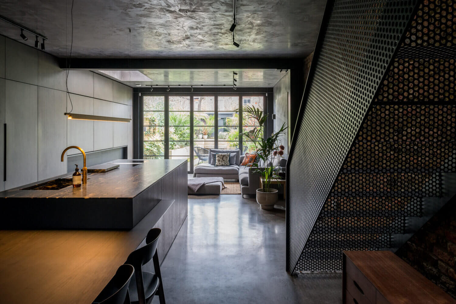 A Black Industrial Look With A Hint Of Pink In A London Townhouse 3 black industrial townhouse london nordroom2 A Black Industrial Look With A Hint Of Pink In A London Townhouse
