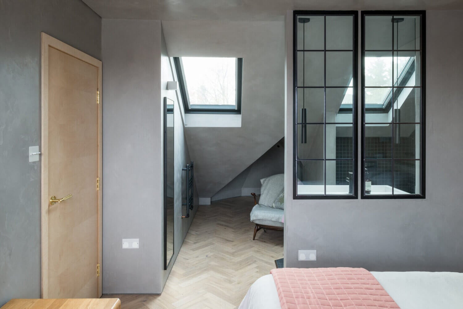 A Black Industrial Look With A Hint Of Pink In A London Townhouse 21 black industrial townhouse london nordroom20 A Black Industrial Look With A Hint Of Pink In A London Townhouse