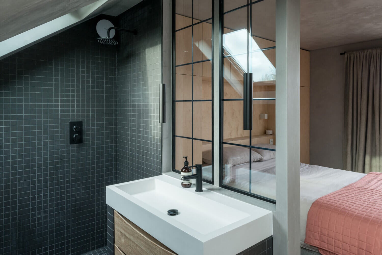 A Black Industrial Look With A Hint Of Pink In A London Townhouse 22 black industrial townhouse london nordroom21 A Black Industrial Look With A Hint Of Pink In A London Townhouse