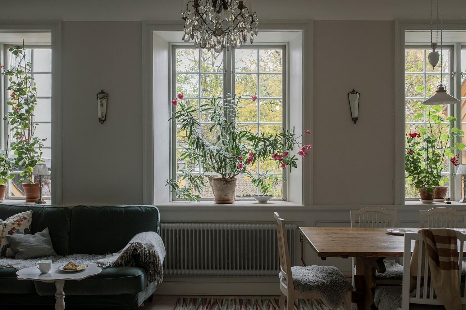 A Stockholm Apartment Packed With History And Charm 3 charming historic stockholm apartment nordroom2 A Stockholm Apartment Packed With History And Charm