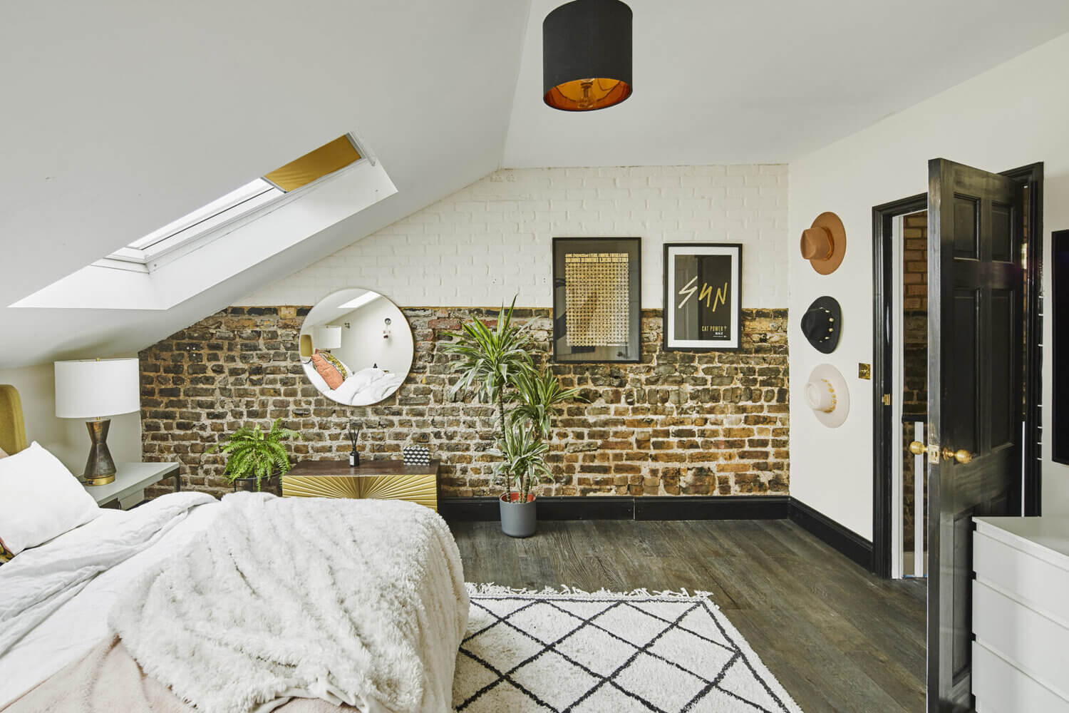 Neutral Tones in an Art-Filled Victorian Home with Surprising Bathrooms 13 neutral art filled victorian home nordroom12 Neutral Tones in an Art-Filled Victorian Home with Surprising Bathrooms