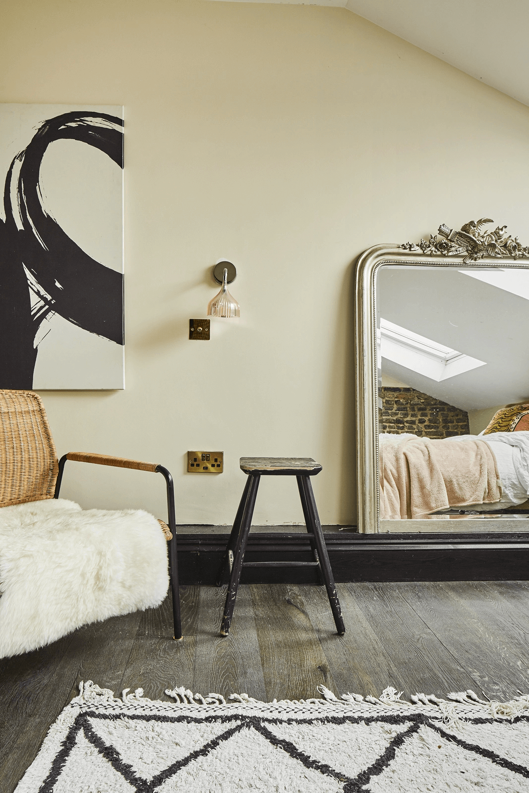 Neutral Tones in an Art-Filled Victorian Home with Surprising Bathrooms 14 neutral art filled victorian home nordroom13 Neutral Tones in an Art-Filled Victorian Home with Surprising Bathrooms