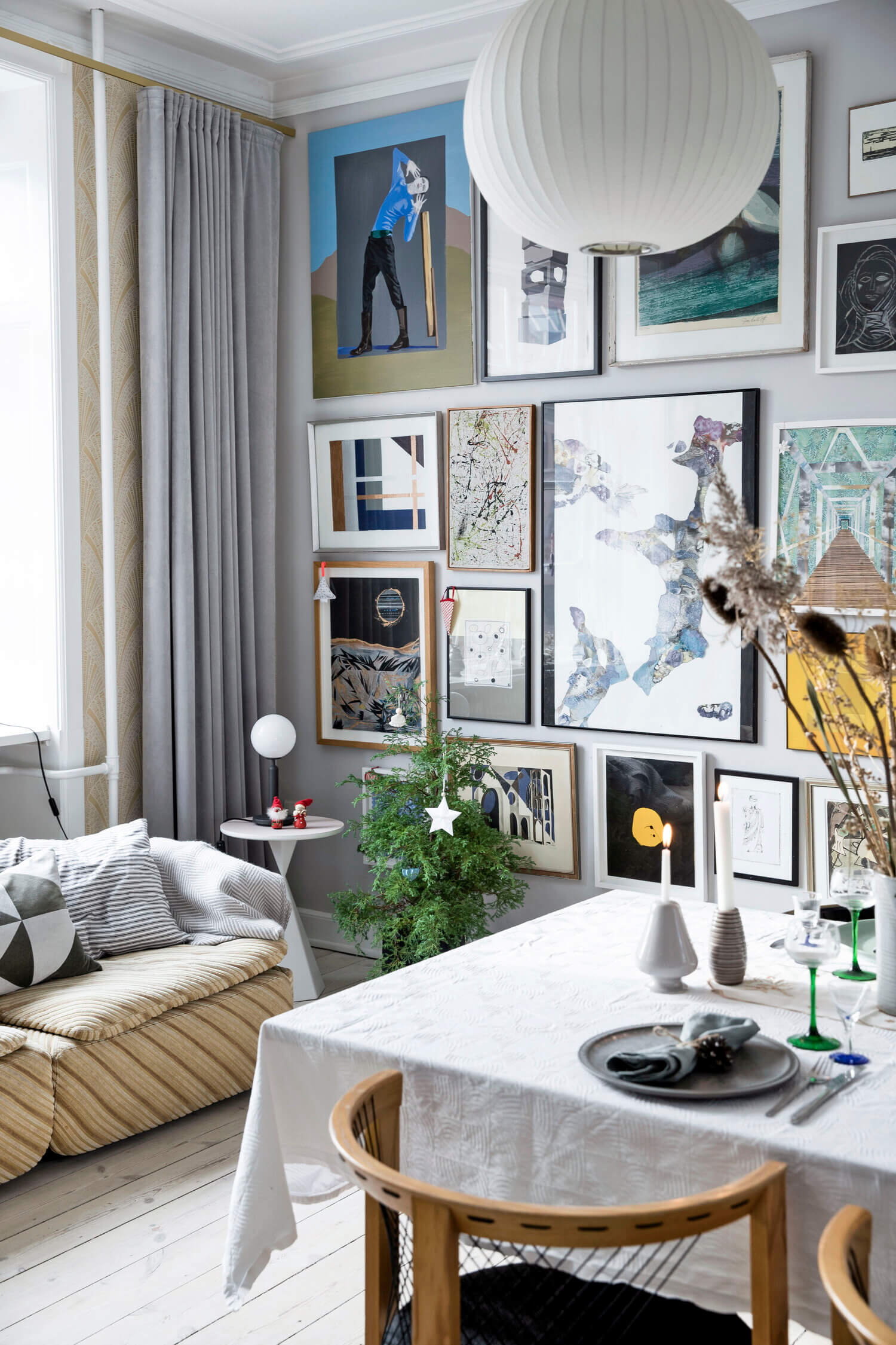 An Art-Filled Danish Home Decorated For Christmas 14 art filled danish home christmas decor nordroom13 An Art-Filled Danish Home Decorated For Christmas