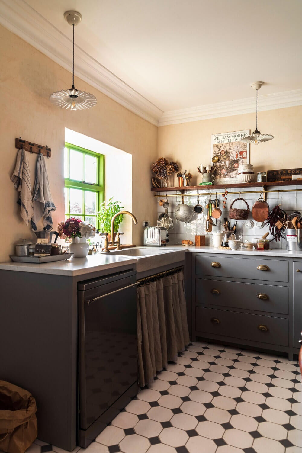 A Cozy Cluttered French-Style Kitchen by deVOL 11 french style devol kitchen nordroom10 A Cozy Cluttered French-Style Kitchen by deVOL