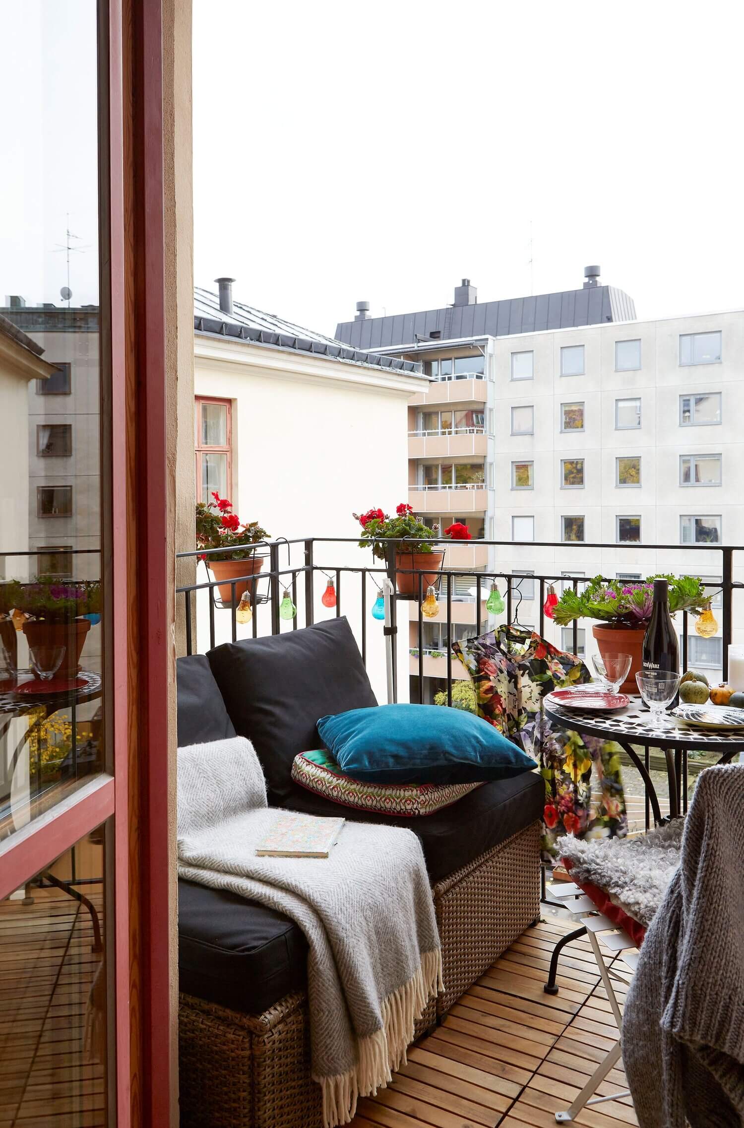 A Warm Historic Apartment in Stockholm 12 warm historic apartment stockholm nordroom12 A Warm Historic Apartment in Stockholm