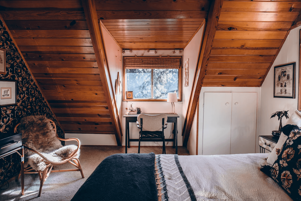 Whiskey Creek Cabin | A Cozy Airbnb Surrounded by Pine Trees 13 whiskey creek cabin airbnb nordroom12 Whiskey Creek Cabin | A Cozy Airbnb Surrounded by Pine Trees