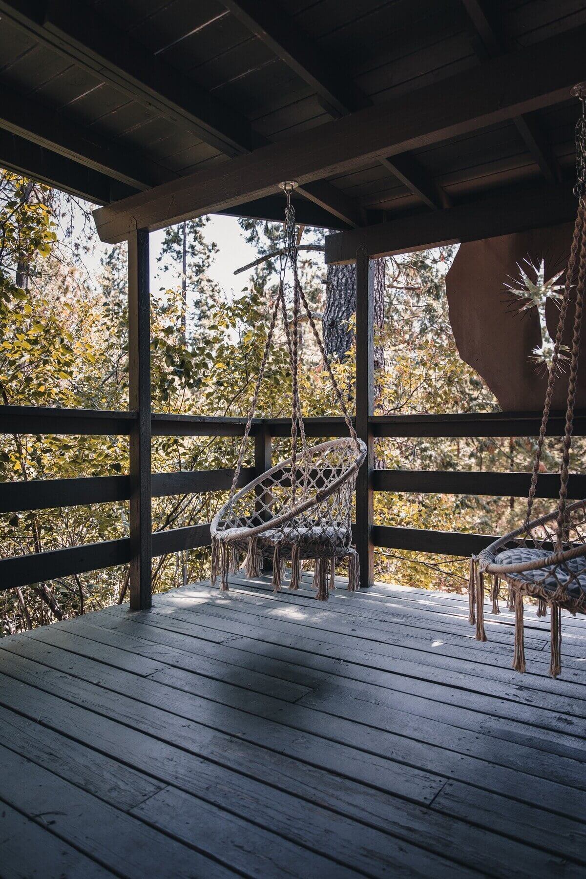 Whiskey Creek Cabin | A Cozy Airbnb Surrounded by Pine Trees 15 whiskey creek cabin airbnb nordroom14 Whiskey Creek Cabin | A Cozy Airbnb Surrounded by Pine Trees
