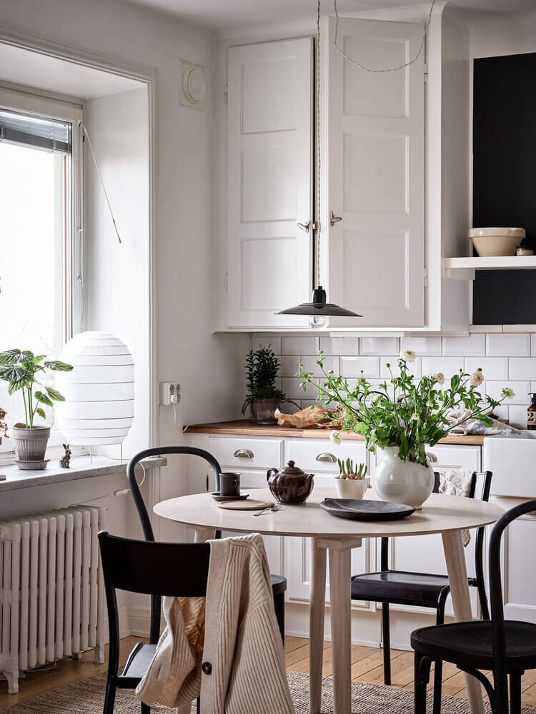 A Charming Scandinavian Apartment With Original Details 12 ACharmingScandinavianApartmentWithOriginalDetails TheNordroom11 A Charming Scandinavian Apartment With Original Details
