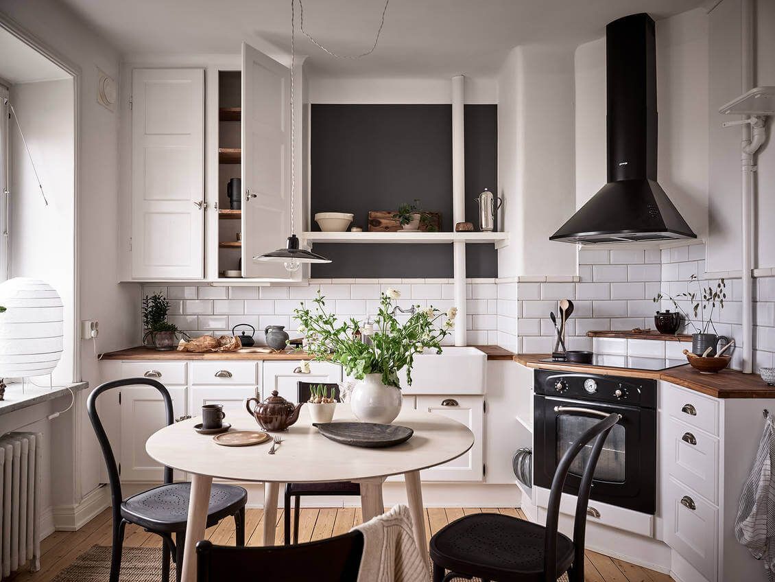 A Charming Scandinavian Apartment With Original Details 14 ACharmingScandinavianApartmentWithOriginalDetails TheNordroom13 A Charming Scandinavian Apartment With Original Details