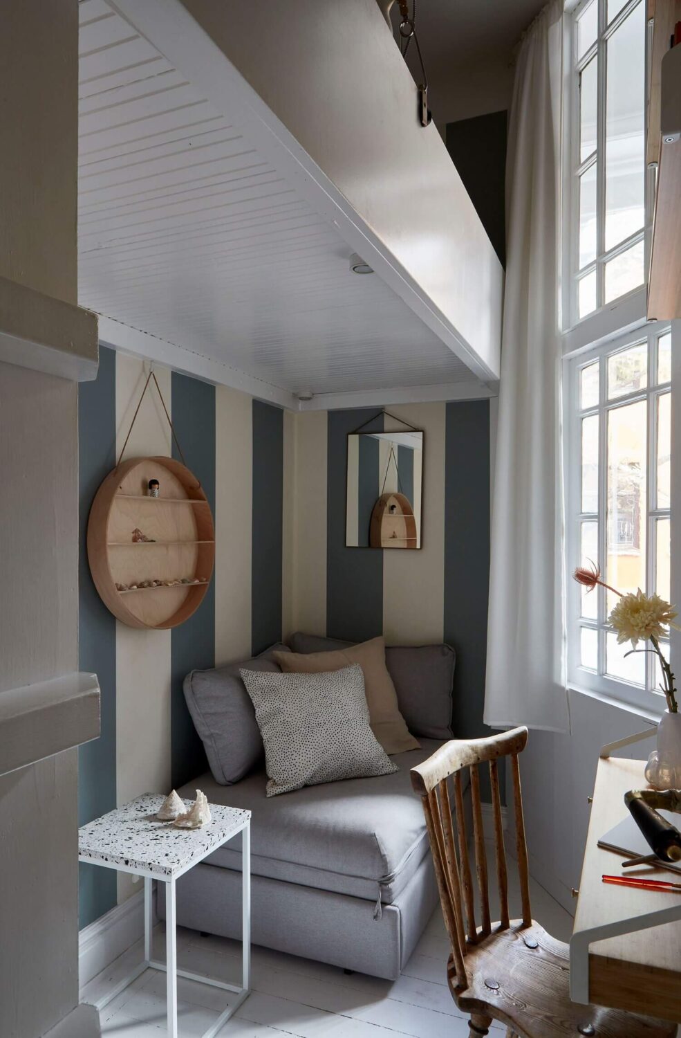 7 Simple Tricks To Make a Low Ceiling Look Taller 18 kids-room-scandinavian-apartment-nordroom