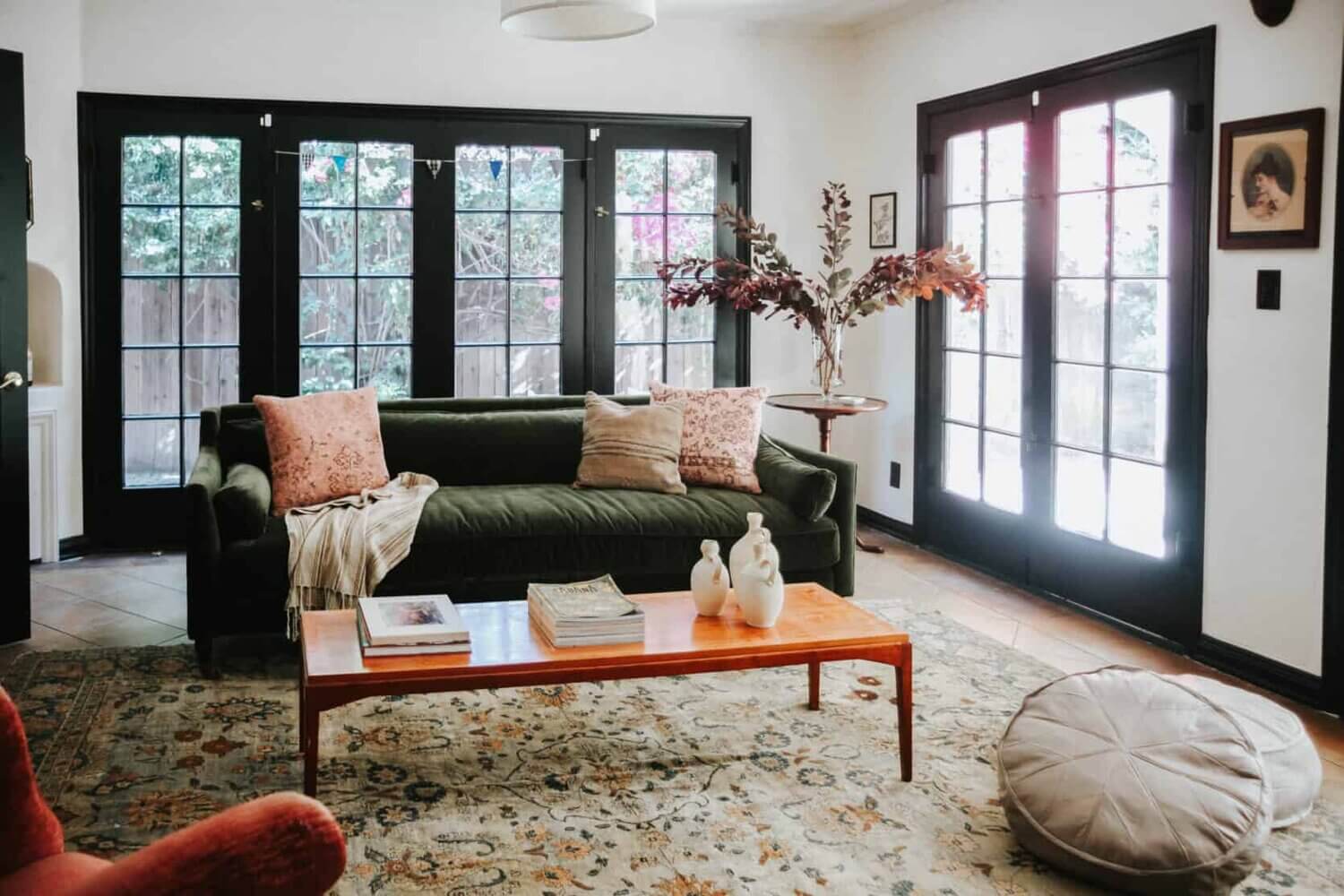 Bookshelves Envy In A 1920s English Tudor House in Los Angeles 14 bookshelves 1920s english tudor house los angeles nordroom13 Bookshelves Envy In A 1920s English Tudor House in Los Angeles