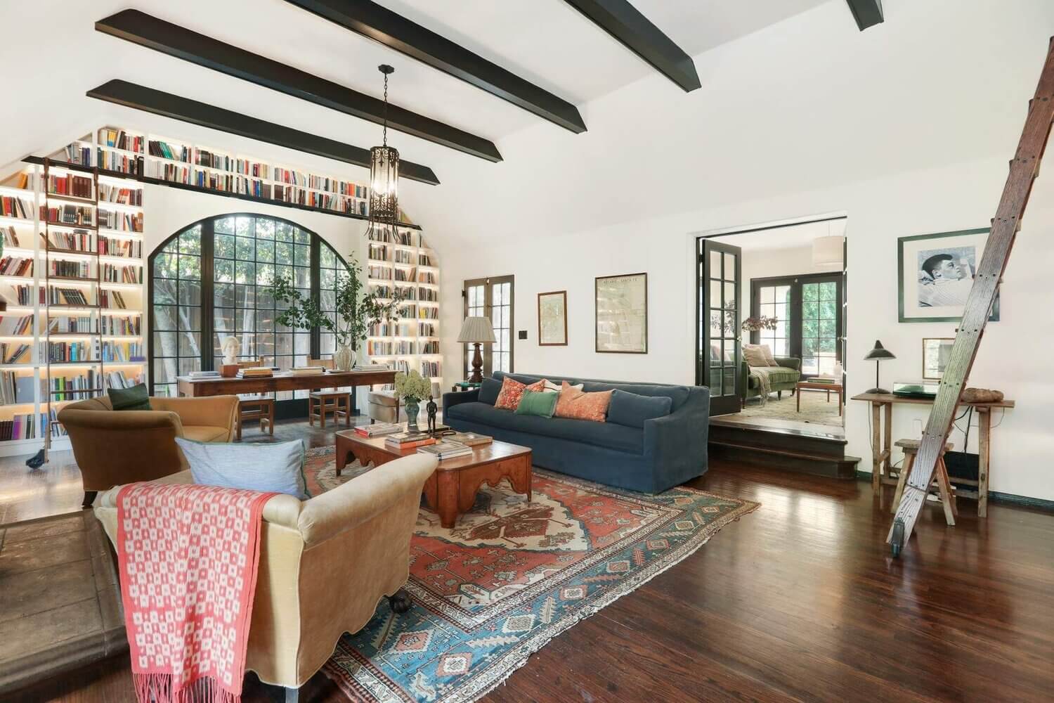Bookshelves Envy In A 1920s English Tudor House in Los Angeles 3 bookshelves 1920s english tudor house los angeles nordroom3 Bookshelves Envy In A 1920s English Tudor House in Los Angeles